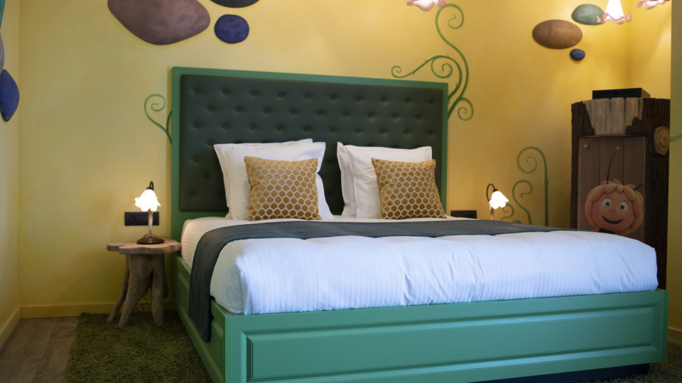 Maya the Bee Luxury Themed Suite